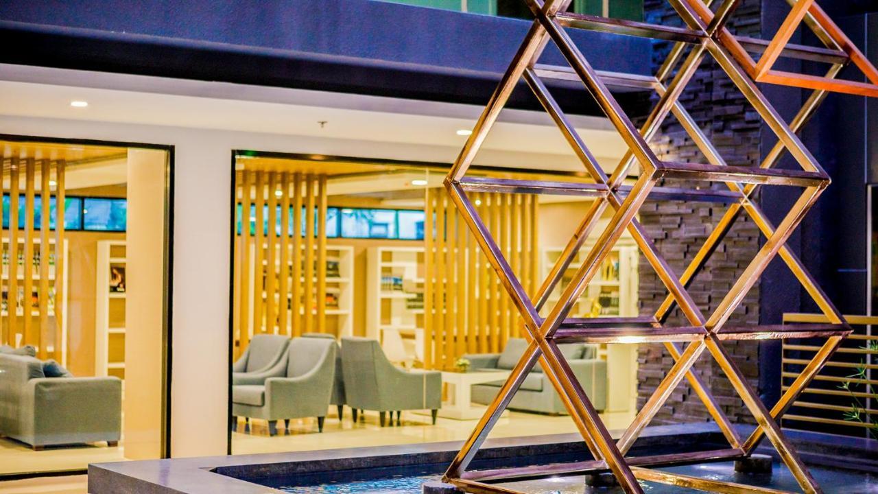The Star Hill Condo Luxury Suites チエンマイ エクステリア 写真